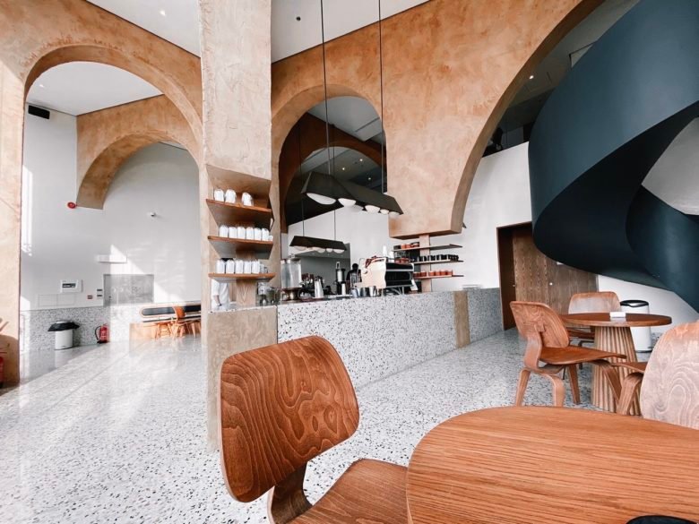 Deco Temple，由 AZAZ Architects 设计的 Elixir Bunn 咖啡烘焙店