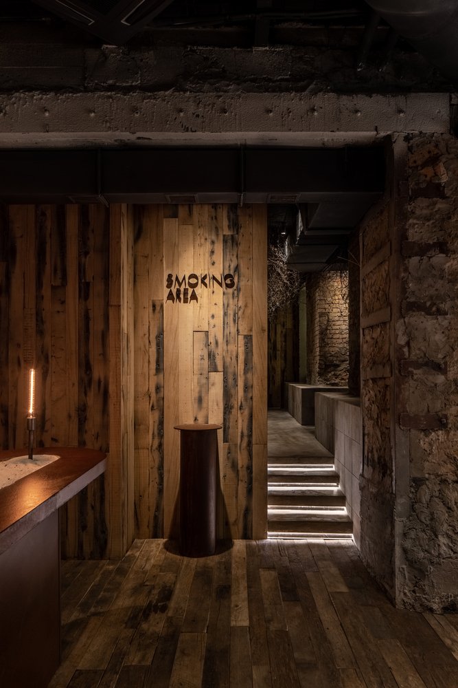 YOD 集团的 Deep Bar