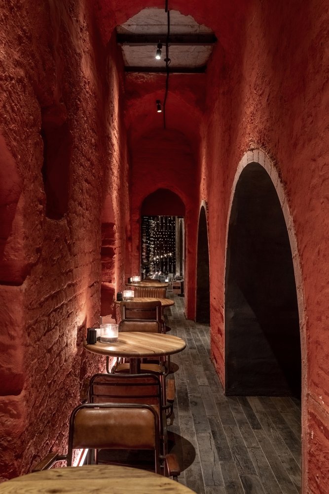 YOD 集团的 Deep Bar