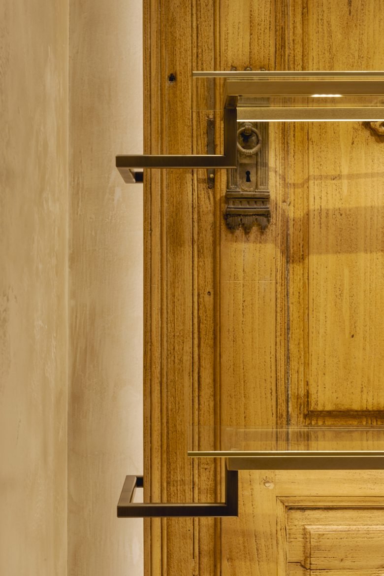 Delvaux 商店由 Vudafieri-Saverino Partners 设计