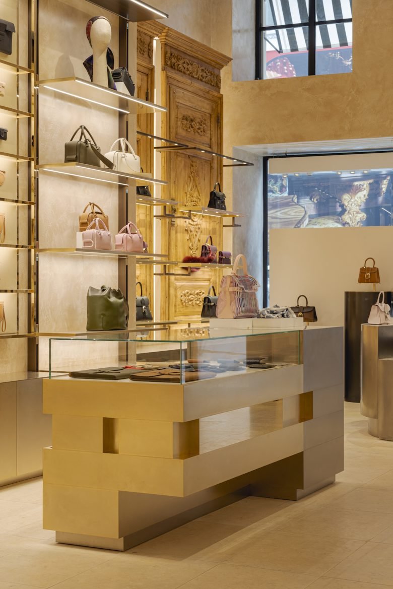 Delvaux 商店由 Vudafieri-Saverino Partners 设计