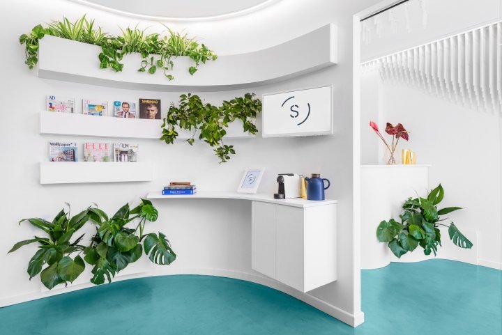 Somriures 牙科诊所，由 Masquespacio 设计，阿尔库迪亚 / 巴伦西亚 – 西班牙