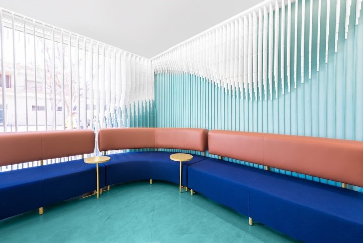 Somriures 牙科诊所，由 Masquespacio 设计，阿尔库迪亚 / 巴伦西亚 – 西班牙