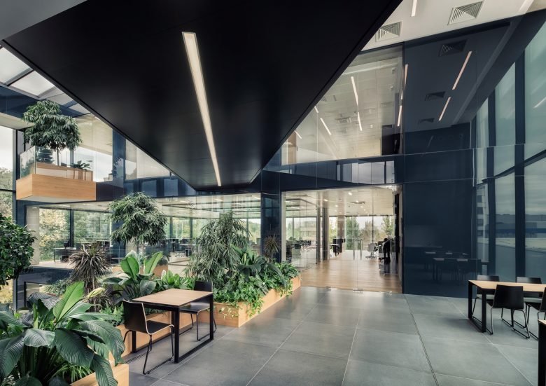 Desizo Monni 行政大楼 / A&A Architects