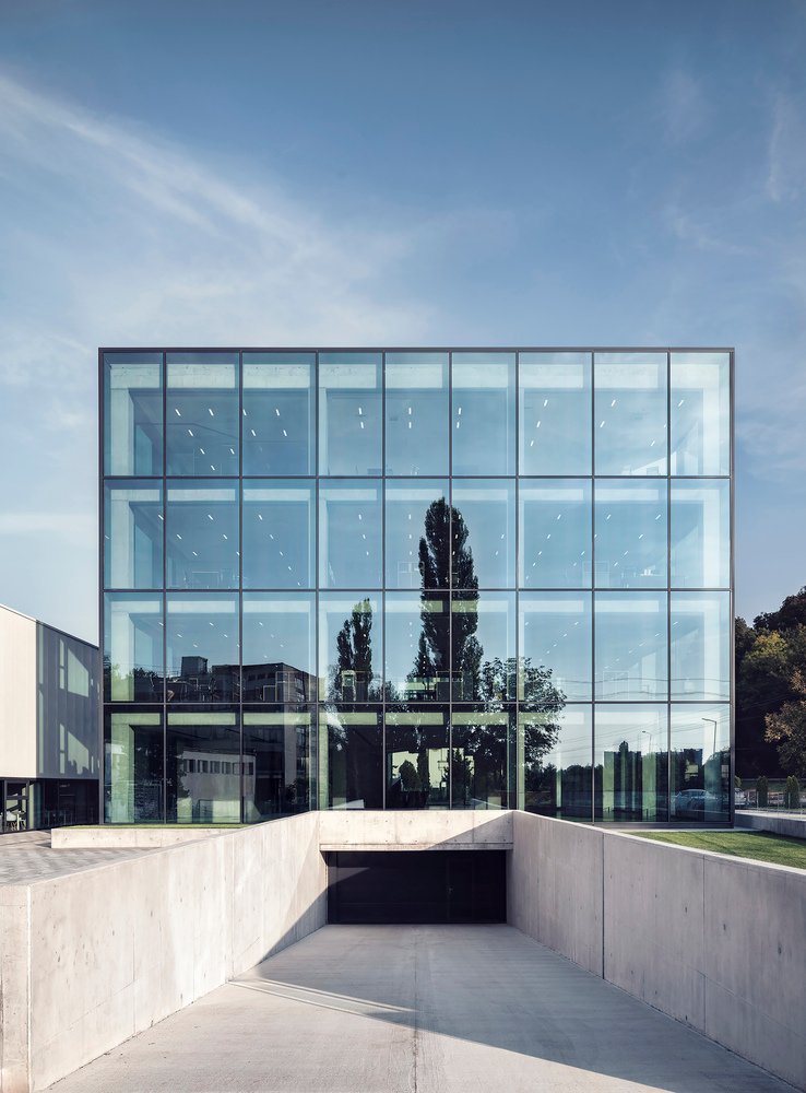 Desizo Monni 行政大楼 / A&A Architects