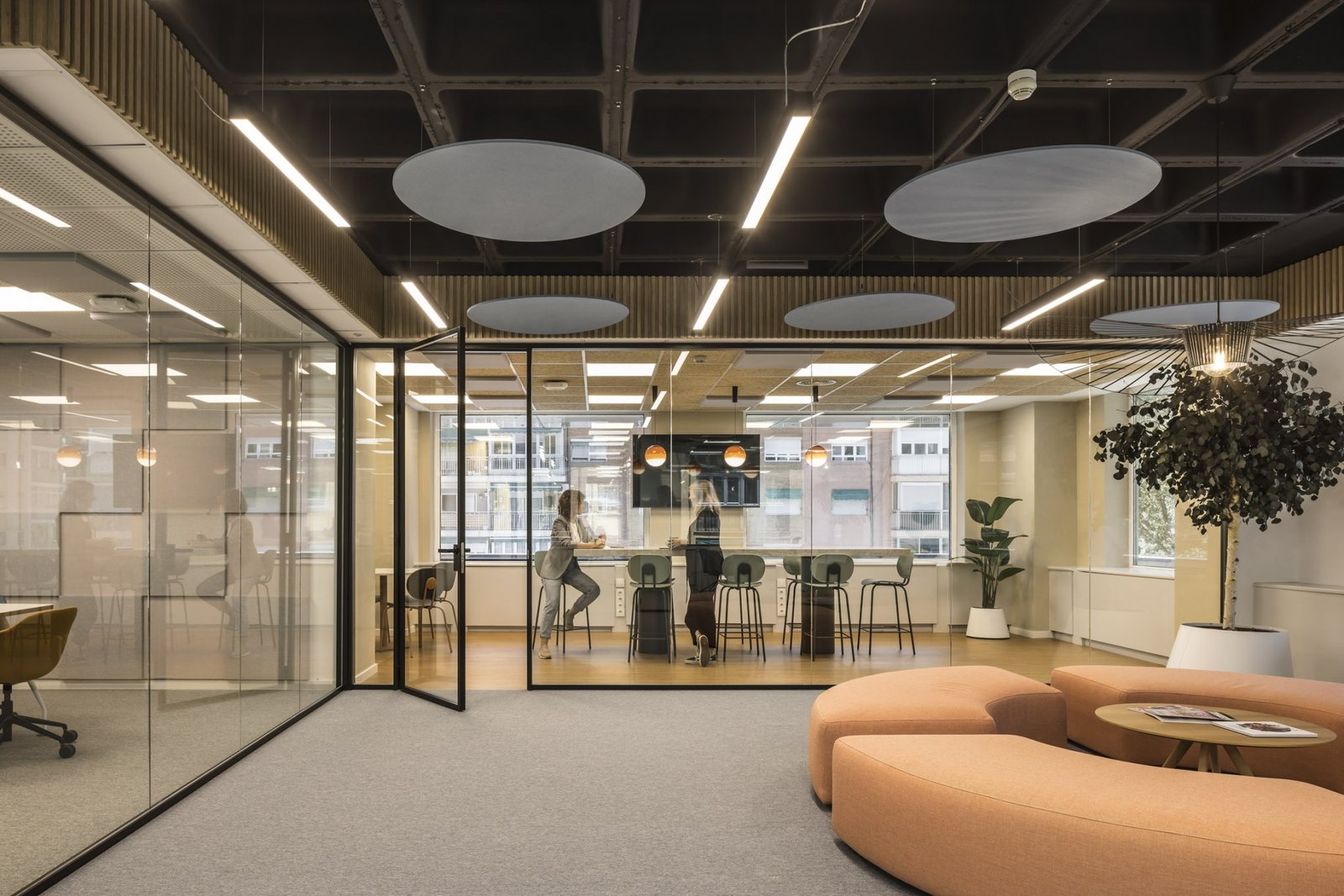 旋转大师办公室