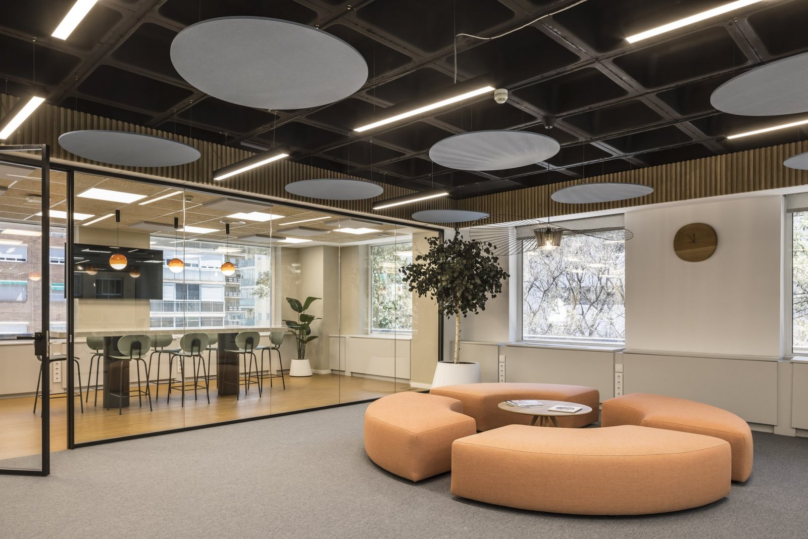 旋转大师办公室