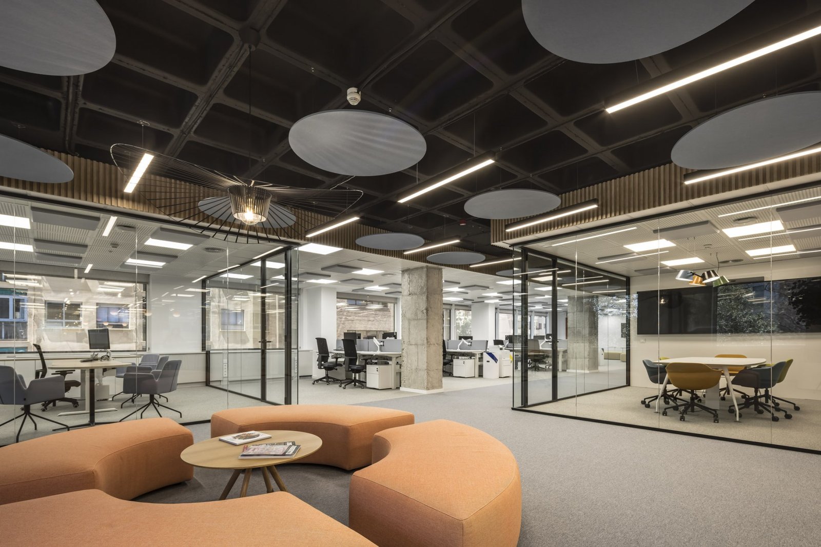 旋转大师办公室