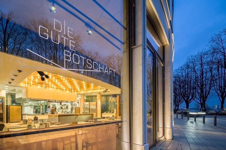 德国汉堡 Mo.studio 设计的 Die Gute Botschaft 餐厅