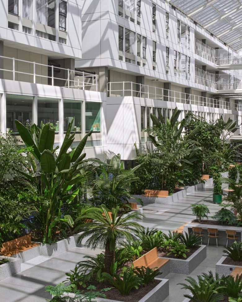 Dijklander 医院 / Studio Roelof Mulder 和 Bureau Ira Koers