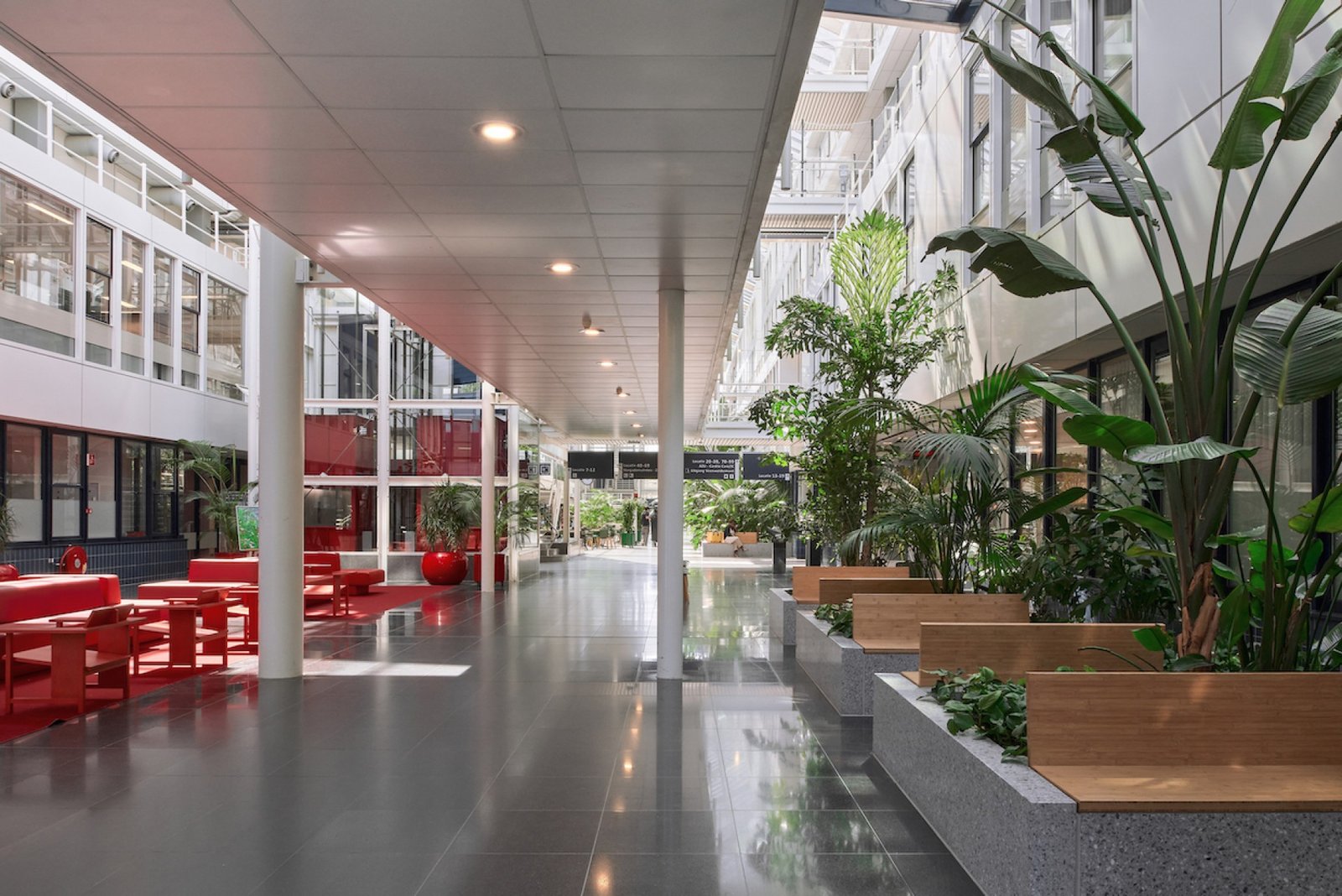 Dijklander 医院 / Studio Roelof Mulder 和 Bureau Ira Koers