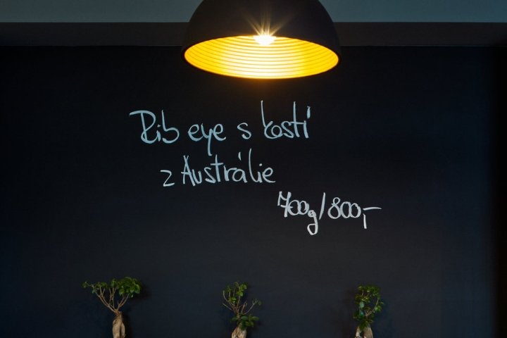 码头屋,由 mar.s 建筑事务所和 out of Earth.h 建筑事务所设计,布拉格 – 捷克共和国 码头屋,由 mar.s 建筑事务所和 out of Earth.h 建筑事务所设计,布拉格 – 捷克共和国