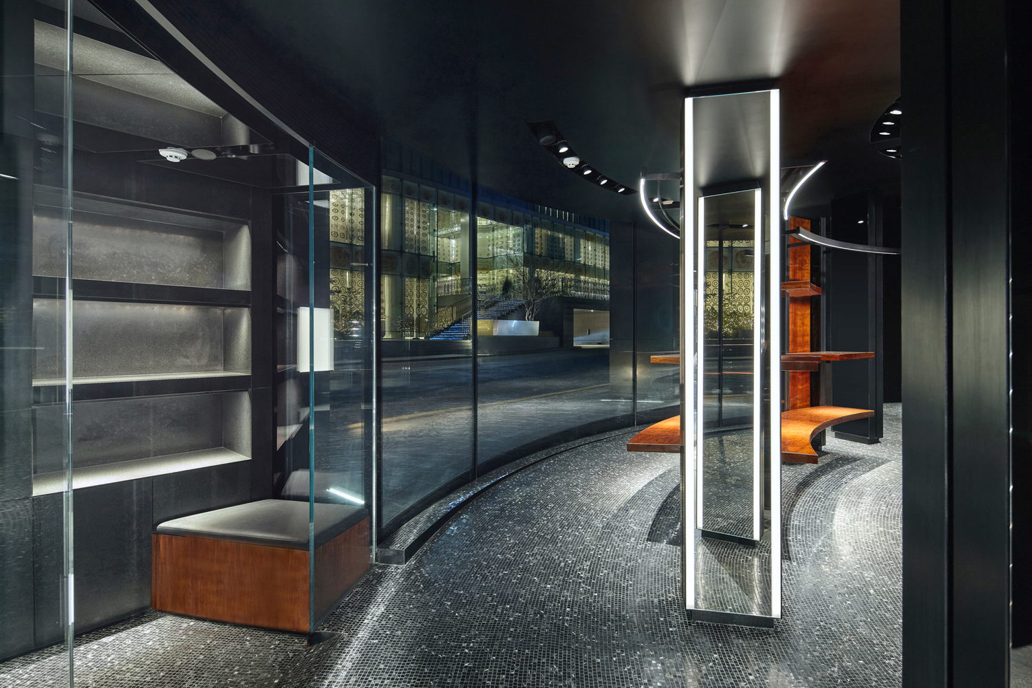 由 Ateliers Jean Nouvel 设计的 Dolce & Gabbana 旗舰店