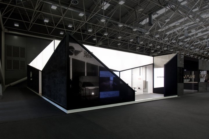 VXLAB 在 Cersaie 2017 上设计的东鹏展位