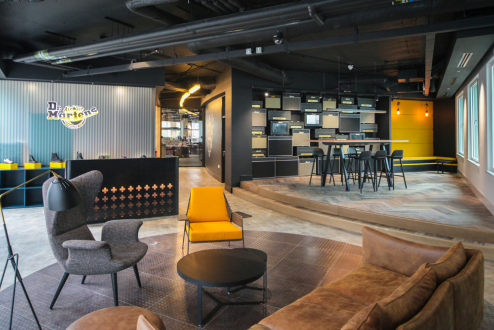 SpaceInvader 设计的 Dr. Martens 办公室