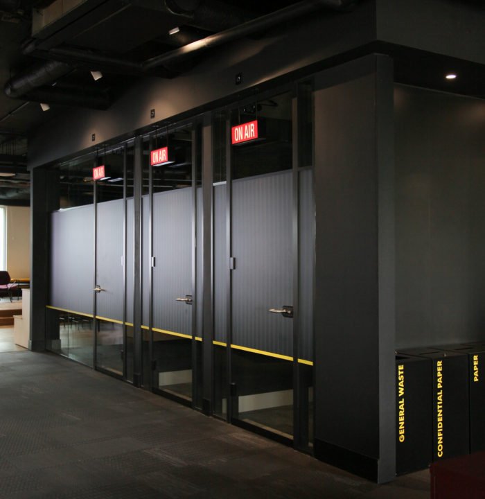 SpaceInvader 设计的 Dr. Martens 办公室