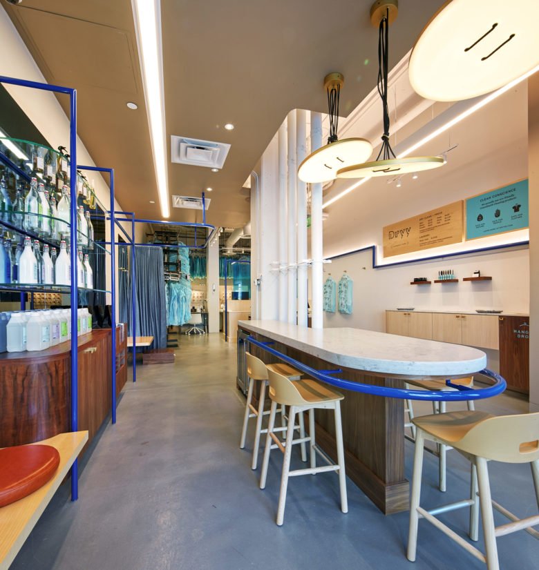 CORE 架构 + 设计的 Dryy 服装护理