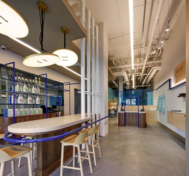 CORE 架构 + 设计的 Dryy 服装护理