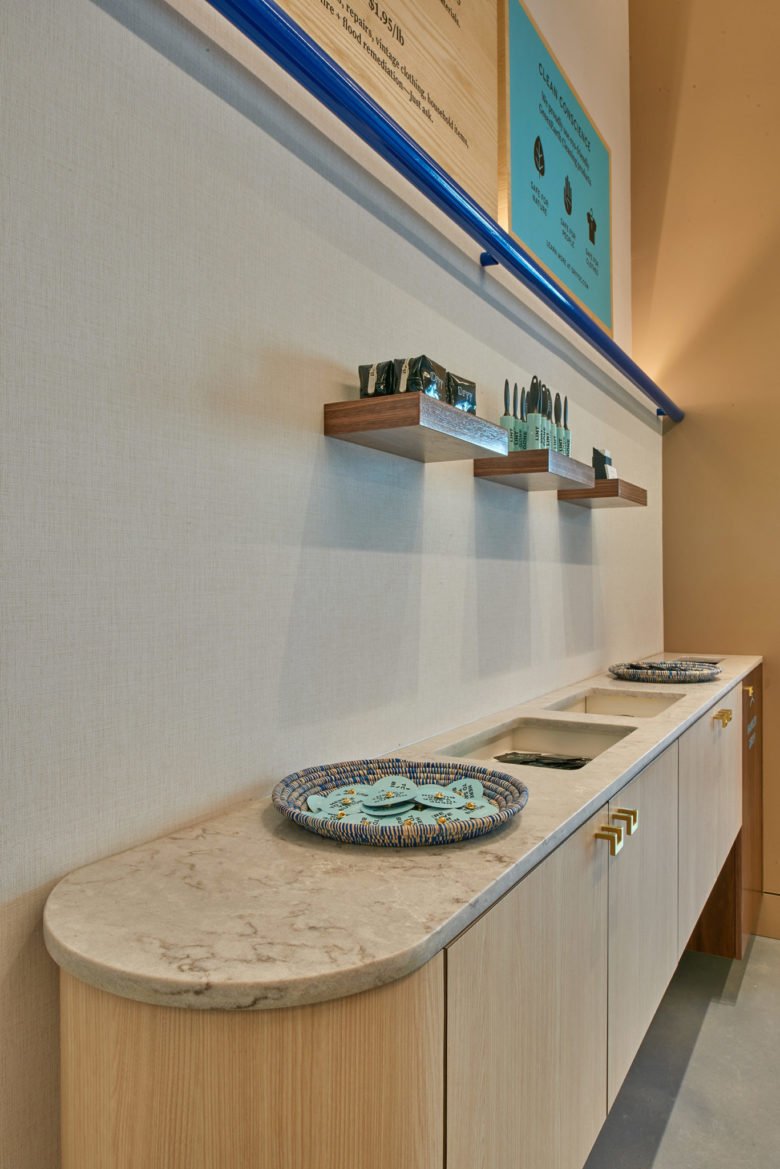 CORE 架构 + 设计的 Dryy 服装护理