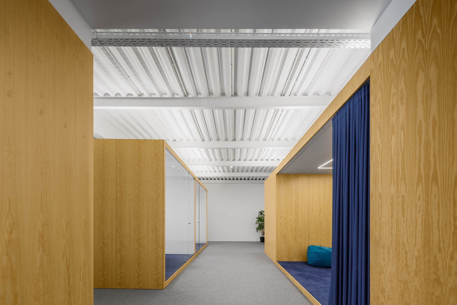 E-goi & Clavel 厨房办公室 / Paulo Merlini arquitetos