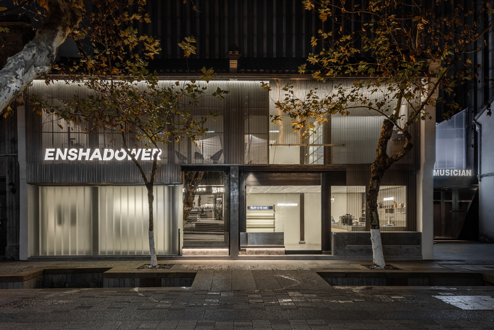 ENSHADOER 商店，由 say 建筑师设计