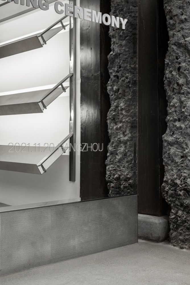 ENSHADOER 商店，由 say 建筑师设计