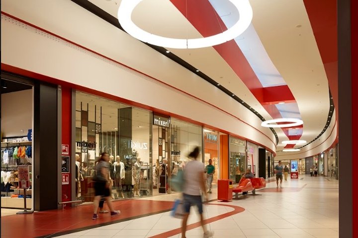 ESP 购物中心，由 INRES 和 Area-17 Architecture & Interiors 设计，拉文纳 – 意大利