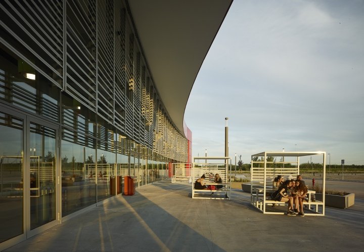 ESP 购物中心，由 INRES 和 Area-17 Architecture & Interiors 设计，拉文纳 – 意大利