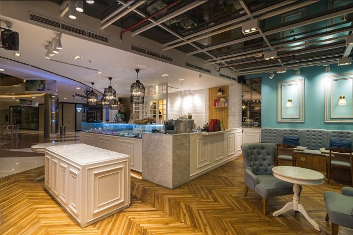 Evonil Architecture 设计的 EZO 芝士蛋糕和面包店，印度尼西亚雅加达北部