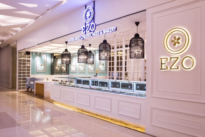 Evonil Architecture 设计的 EZO 芝士蛋糕和面包店,印度尼西亚泗水 Evonil Architecture 设计的 EZO 芝士蛋糕和面包店,印度尼西亚泗水