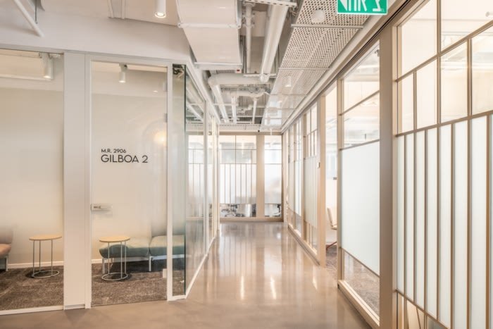 由 Shirli Zamir 设计工作室设计的 Earnix 办公室