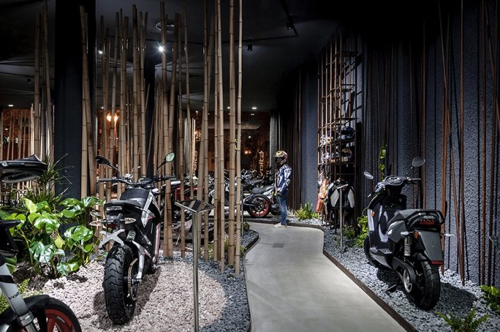 Jump & Fly 和 Xpacio 的生态交通展厅，塞维利亚 – 西班牙