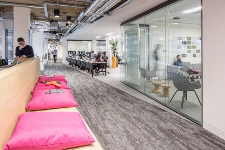 Gensler 扩建爱德曼办公室，英国伦敦