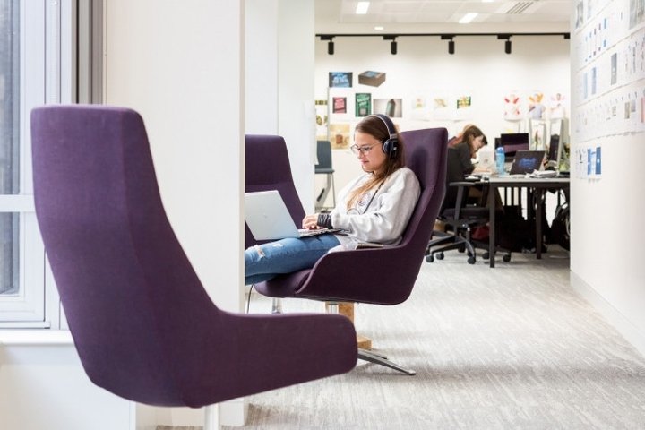 Gensler 扩建爱德曼办公室，英国伦敦