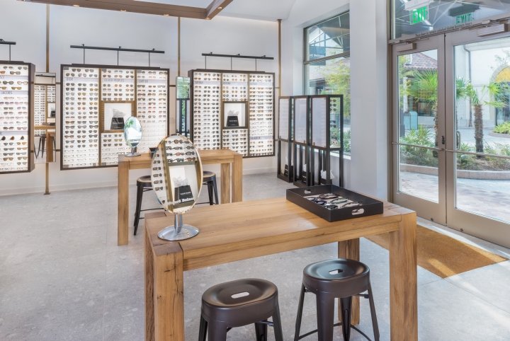 MNA 的 Edward Beiner 商店，佛罗里达州奥兰多迪士尼泉