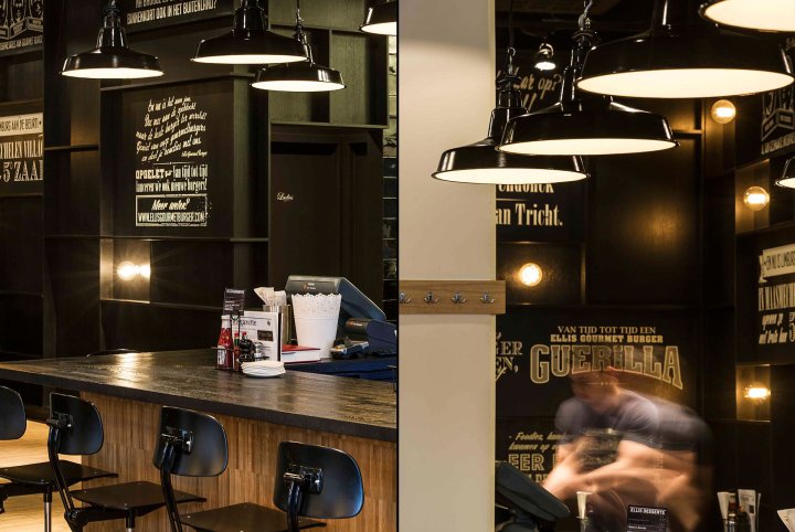 Ellis Burger，不早于十点，马斯梅赫伦 – 比利时