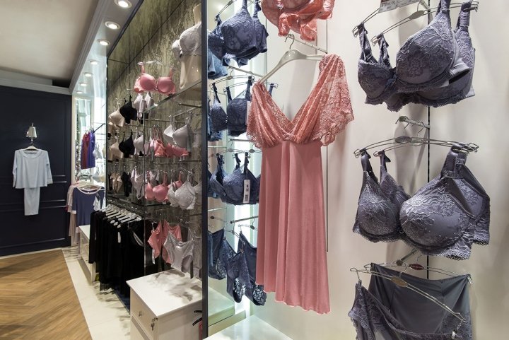 Versabrand 安莉芳 (Embry Form) 店，中国深圳