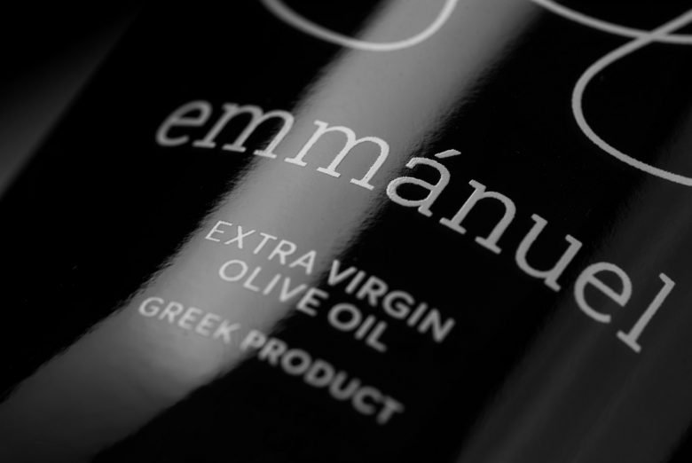 伊曼纽尔橄榄油由 Manos Siganos Design Studio 设计