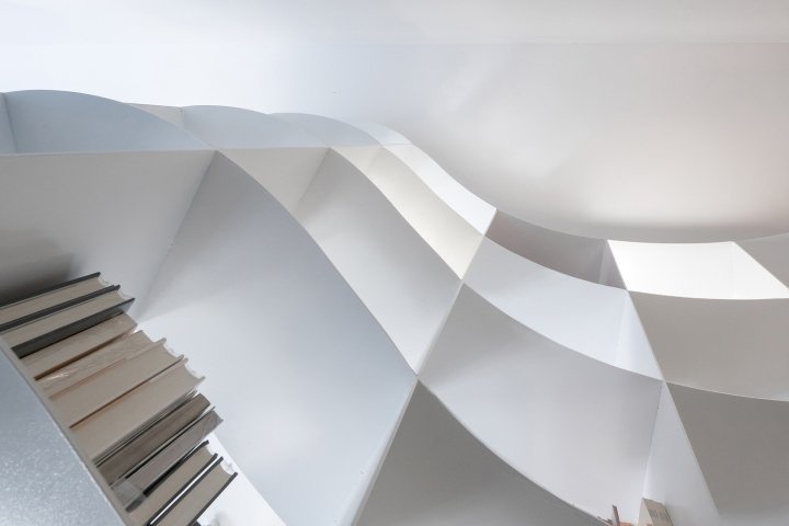 Enclave 书亭，由 Aether Architects 设计，中国深圳