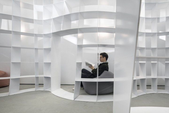 Enclave 书亭，由 Aether Architects 设计，中国深圳