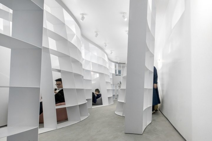 Enclave 书亭，由 Aether Architects 设计，中国深圳