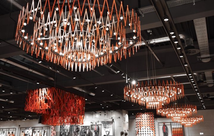 Engelbert Strauss 工作服店，由 Plajer & Franz Studio 设计，奥伯豪森 – 德国