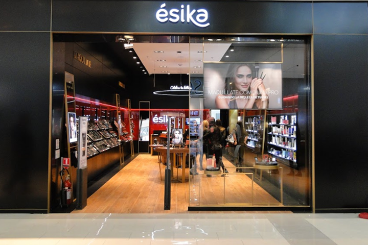Esika 商店，由 Intangibles Assets Design 设计，秘鲁利马