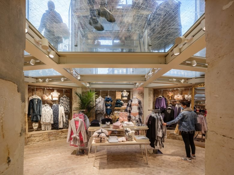 MVRDV 设计的 Etam 商店