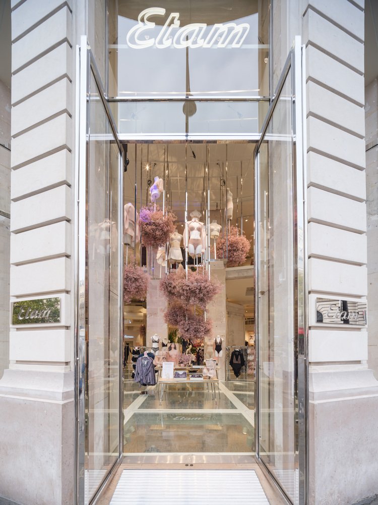 MVRDV 设计的 Etam 商店