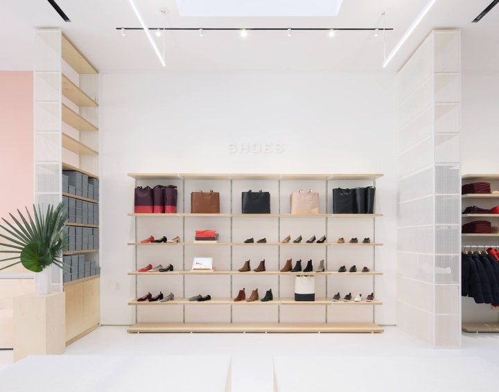 Everlane 商店由 Leong Leong 设计,纽约曼哈顿 Everlane 商店由 Leong Leong 设计,纽约曼哈顿