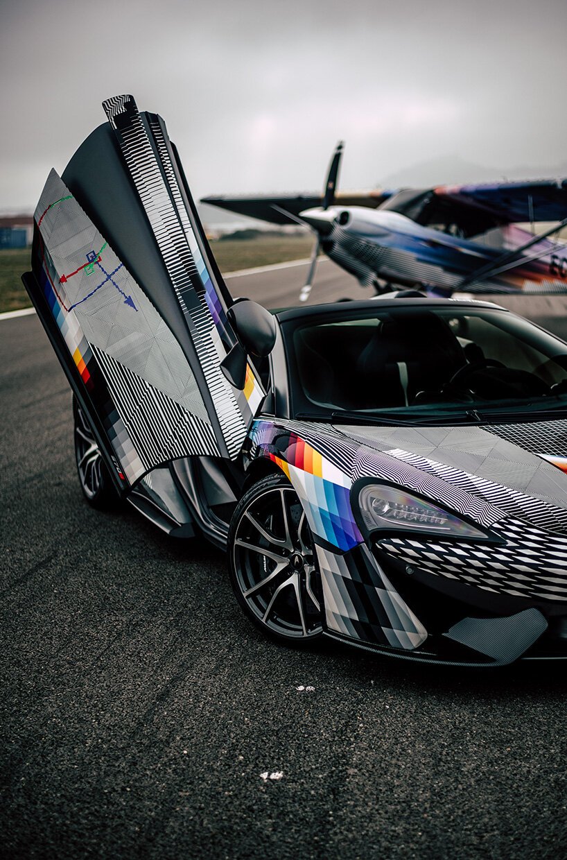 felipe pantone 的艺术车陌生人遇见 INTR3PID 飞机