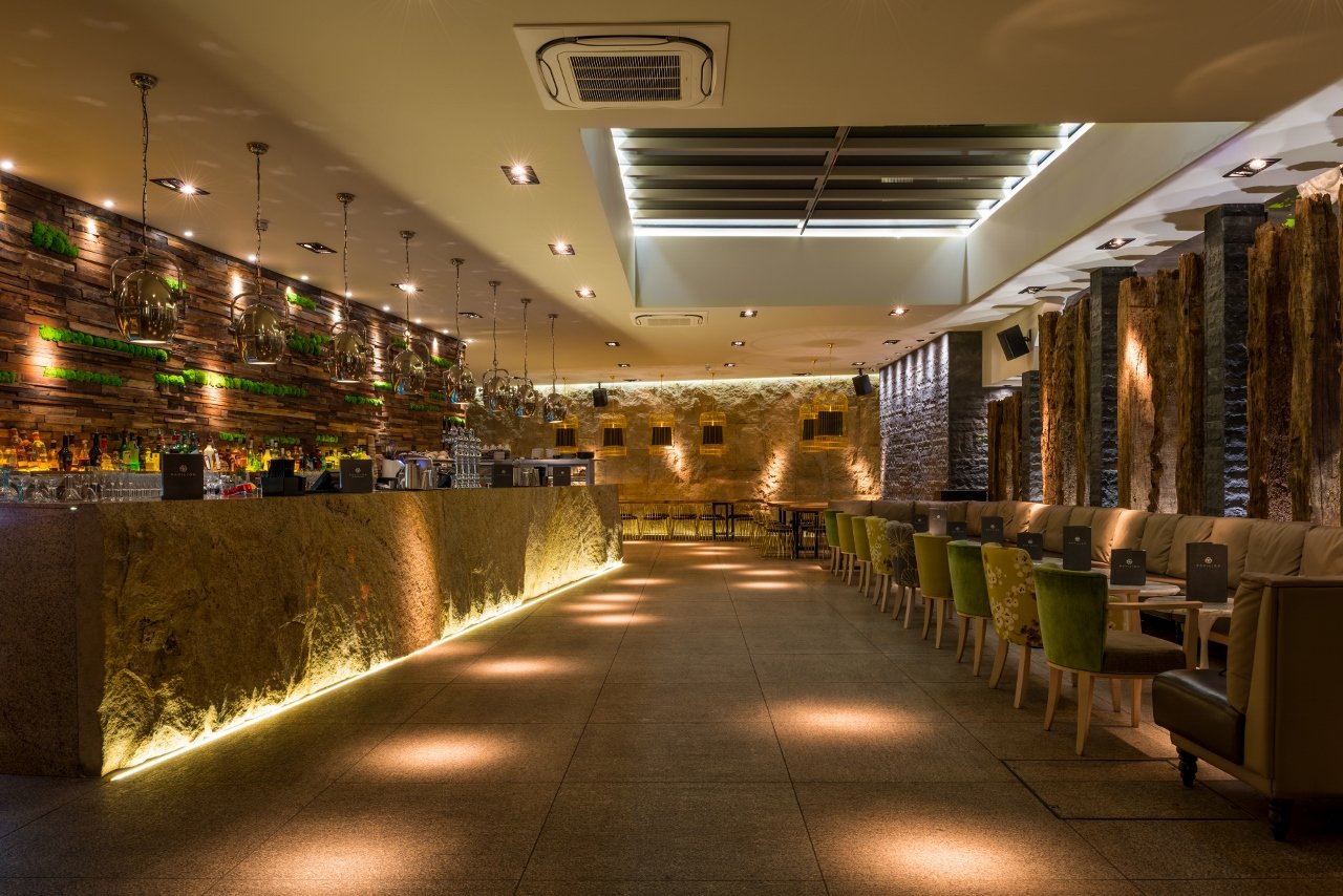 泛太平洋餐饮体验馆由汉普郡室内设计公司 STUDIOeed 设计