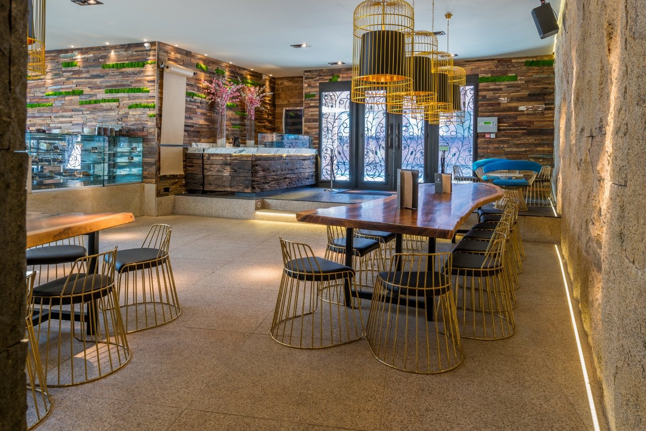 泛太平洋餐饮体验馆由汉普郡室内设计公司 STUDIOeed 设计