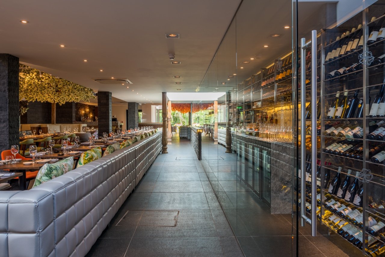 泛太平洋餐饮体验馆由汉普郡室内设计公司 STUDIOeed 设计